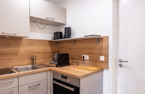Creidlitz Apartment | Holiday Apartment 2 Coburg-Creidlitz with Private Terrace, Private Garden and Wi-Fi