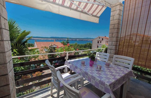 Jadranovo Apartment | Holiday apartment 250 m from the beach