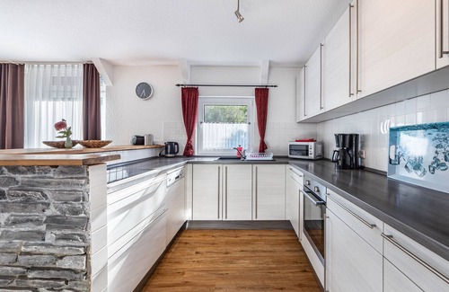 Region Hannover District Apartment | Holiday Apartment 5 with Private Terrace, Private Garden and Wi-Fi