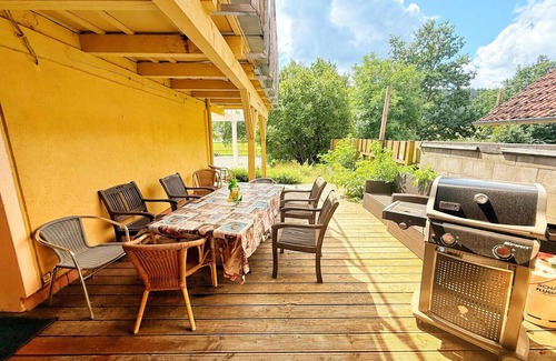 Burghaslach Apartment | Holiday Apartment '6 & 7' with Open Terrace and Wi-Fi