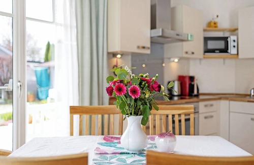 Munchen District Apartment | Holiday Apartment 'Alpencity' with Terrace and Wi-Fi