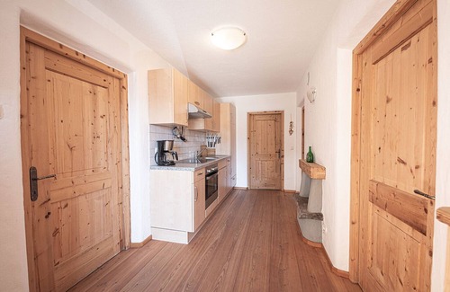 Campo Tures Apartment | Holiday Apartment "Alpenrose" with Mountain View, Private Terrace & Wi-Fi