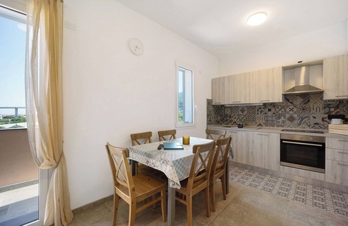 Andora Apartment | Holiday Apartment "Antichi Ricordi - Il Fienile" with Balcony, Shared Pool & Wi-Fi