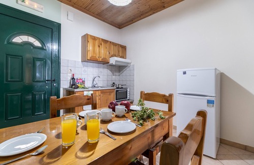 Vassiliki Apartment | Holiday Apartment 'Apostolos Apartment 5' Close to Beach with Sea View & Wi-Fi