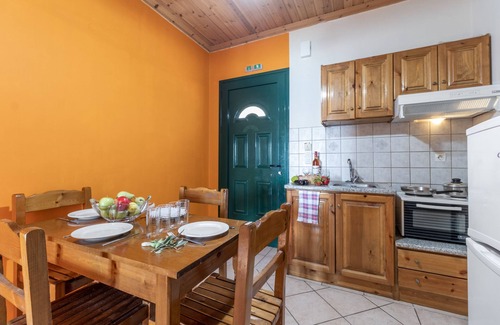 Vassiliki Apartment | Holiday Apartment 'Apostolos Apartment 4' Next to Beach with Sea View & Wi-Fi