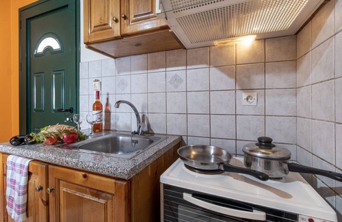 Vassiliki Apartment | Holiday Apartment 'Apostolos Apartment 4' Next to Beach with Sea View & Wi-Fi