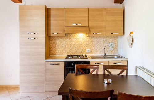 Follonica Apartment | Holiday Apartment 'Aria' close to the Beach with Shared Terrace & Balcony