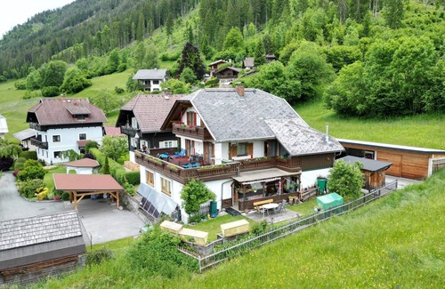 Naggl Apartment | Holiday Apartment 'Birke' with Lake View, Private Terrace and Wi-Fi