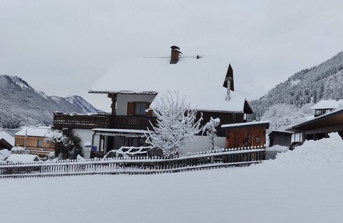 Naggl Apartment | Holiday Apartment 'Birke' with Lake View, Private Terrace and Wi-Fi
