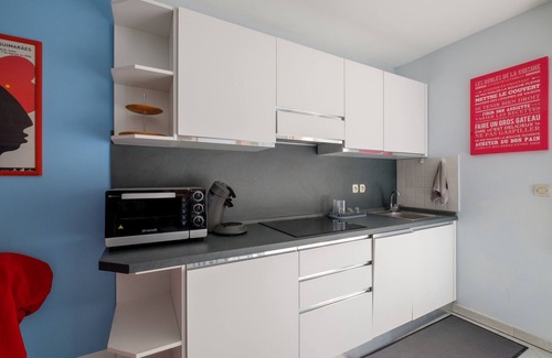 Riquier Apartment | Holiday Apartment "Bilocale A Nizza" with Private Terrace, Balcony & Wi-Fi