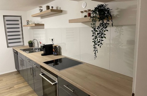 Thungen Apartment | Holiday Apartment 'By B' with Private Terrace and Wi-Fi