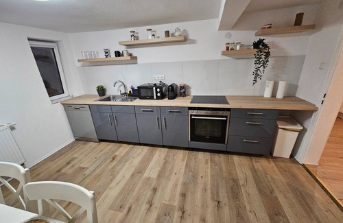 Thungen Apartment | Holiday Apartment 'By B' with Private Terrace and Wi-Fi