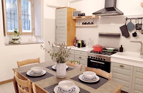 Lecco Apartment | Holiday Apartment "Cà Mà Holiday Lecco - Lake Como" with Wi-Fi