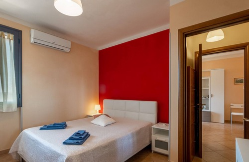 Poggiardo Apartment | Holiday Apartment "Casa Iris" with Balcony & Terrace