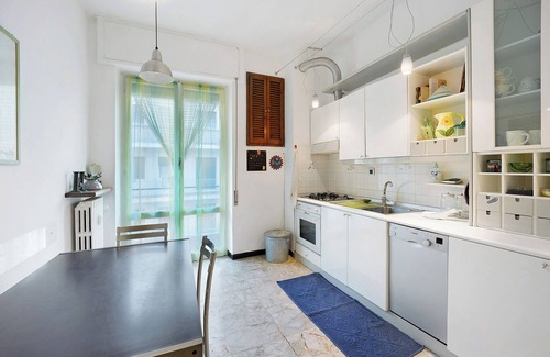 Albenga Apartment | Holiday Apartment "Casa Rose di Mare" with Sea View & Balcony