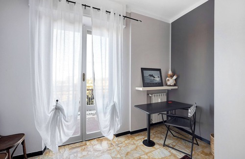 Albenga Apartment | Holiday Apartment "Casa Rose di Mare" with Sea View & Balcony