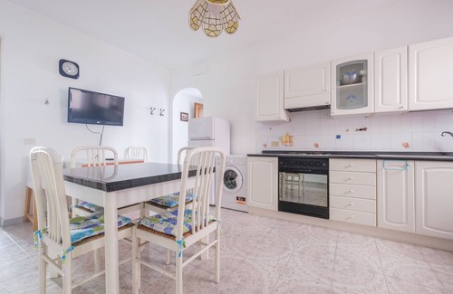 Canneto Apartment | Holiday Apartment "Case Vacanza Armando Bilo Filicudi" with Shared Terrace & Wi-Fi