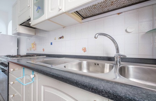 Canneto Apartment | Holiday Apartment "Case Vacanza Armando Bilo Filicudi" with Shared Terrace & Wi-Fi