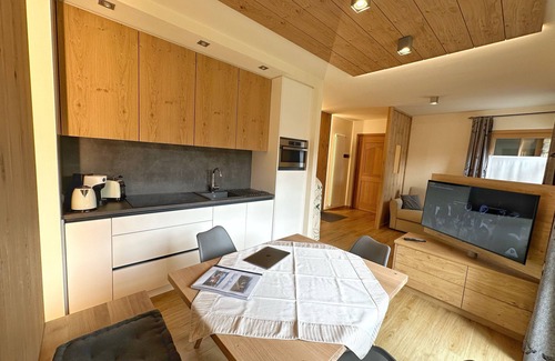 Teola Apartment | Holiday Apartment Chalet Monteneve Verde with Mountain View, Balcony & Wi-Fi