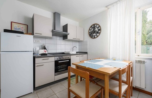 Basanija Apartment | Holiday apartment Cheap accommodation in a great location