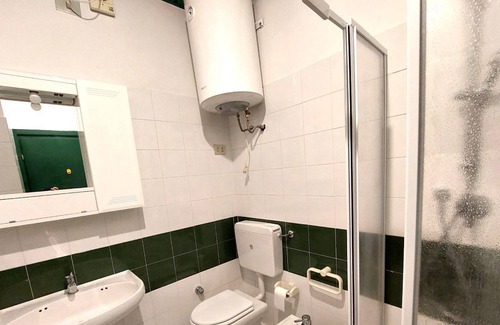 Cinquale Apartment | Holiday Apartment "Con Piscina A Cinquale" with Shared Pool, Private Terrace & A/C