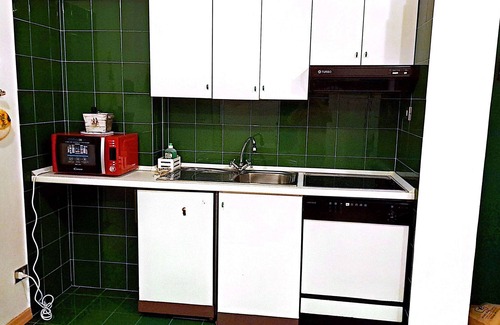 Cinquale Apartment | Holiday Apartment "Con Piscina A Cinquale" with Shared Pool, Private Terrace & A/C