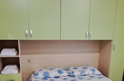 Cinquale Apartment | Holiday Apartment "Con Piscina A Cinquale" with Shared Pool, Private Terrace & A/C