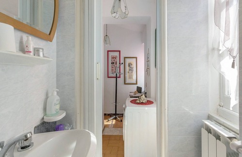 Lerici Apartment | Holiday Apartment "Dalla Ire" with Sea View, Wi-Fi & Parking