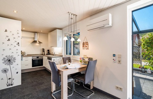 Waldulm Apartment | Holiday Apartment 'Huschle' with Private Terrace, Wi-Fi and Air Conditioning