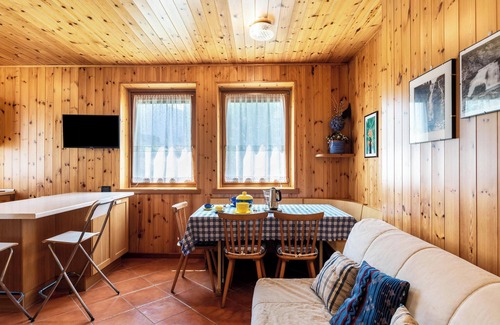 Pinzolo Apartment | Holiday Apartment "Dolomiti di Brenta" with Mountain View, Garden & Wi-Fi