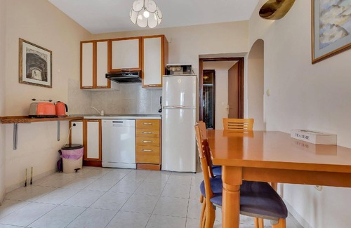 Drasnice Apartment | Holiday apartment Drasnice for 4 persons with 3 bedrooms - Holiday apartment in one or multi-family
