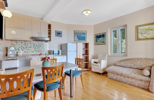 Drasnice Apartment | Holiday apartment Drasnice for 1 - 4 persons with 2 bedrooms - Holiday apartment in one or multi-fam