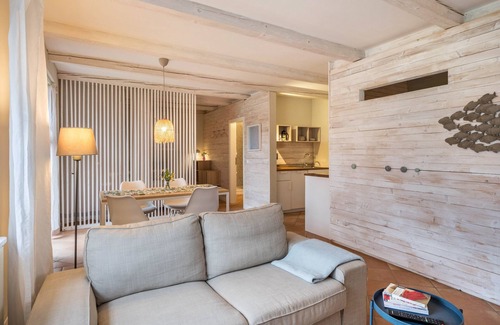 Saal Apartment | Holiday Apartment Eins at Hof Himmelgrün with Large Garden