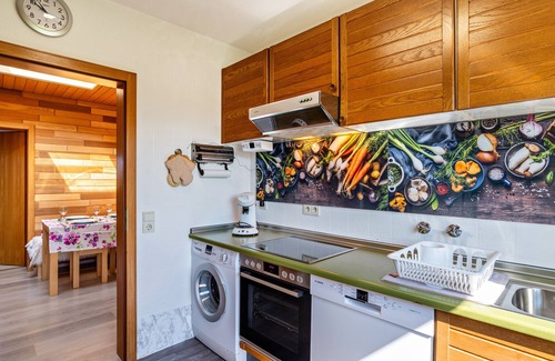 Weiler Apartment | Holiday Apartment 'Ferienwohnung Burgblick' with Balcony & Wi-Fi