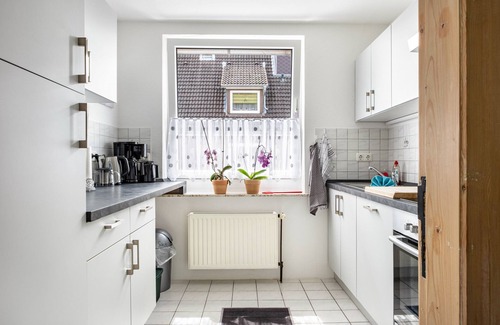 Stade Apartment | Holiday Apartment "Ferienwohnung am Elbstrom" with Shared Terrace & Wi-Fi