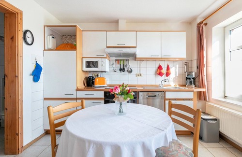 Pellworm Apartment | Holiday Apartment 'Fewo Heinke' with Private Terrace, Private Garden and Wi-Fi