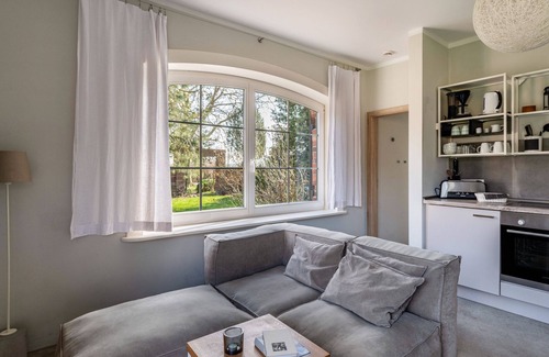 Saal Apartment | Holiday Apartment FÜNF at Hof Himmelgrün with Large Garden