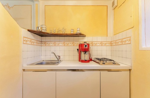 Molazzana Other | Holiday Apartment "Grillo Rosso 8" with Private Garden & Firepalce