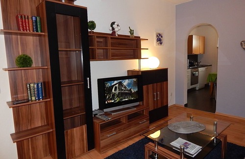 Metternich Apartment | Holiday Apartment 'Haus Uni Koblenz Wohnung 2' with Shared Terrace and Wi-Fi