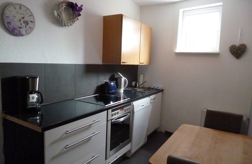 Metternich Apartment | Holiday Apartment 'Haus Uni Koblenz Wohnung 2' with Shared Terrace and Wi-Fi