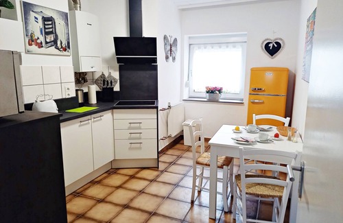 Metternich Apartment | Holiday Apartment 'Haus Uni Koblenz Wohnung 1' with Shared Terrace and Wi-Fi
