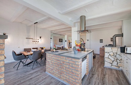 Pokrent Apartment | Holiday Apartment 'Hof Musial' with Private Terrace, Shared Garden and Wi-Fi