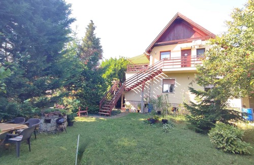 Balatonfured Apartment | Holiday apartment with modern furniture and washing machine