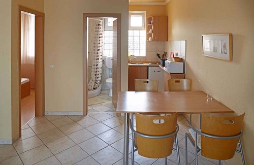 Balatonlelle Apartment | Holiday apartment in the city center 400m from the beach