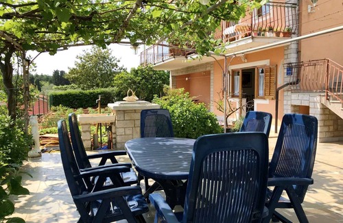 Basanija Apartment | Holiday apartment in a quiet location and near the beach