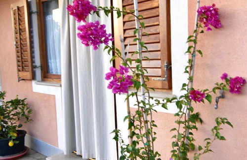 Basanija Apartment | Holiday apartment in a quiet location and near the beach