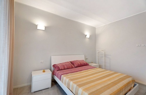 Busto Arsizio Apartment | Holiday Apartment "G E P 1" with Private Terrace & Wi-Fi