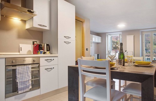 Castello Apartment | Holiday Apartment 'Il Sole Di Calde Lago Maggiore 505' with Lake View & Wi-Fi