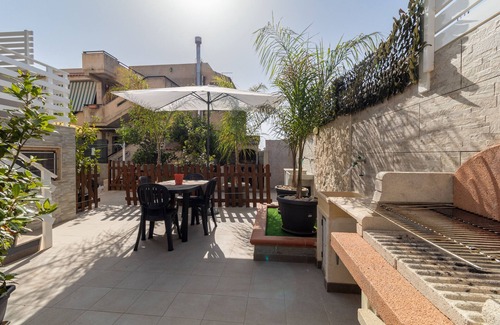 Cava dʼAliga Apartment | Holiday Apartment "Samuel Beach Con Patio E Veranda" with 2 Private Terraces & Wi-Fi