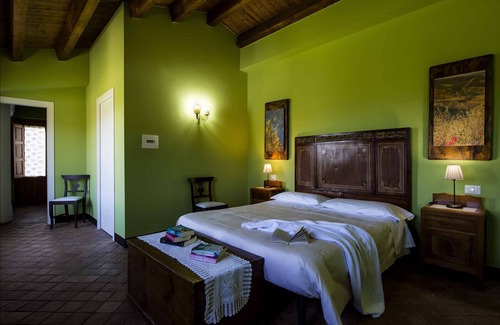 Linguaglossa Apartment | Holiday apartment with internet, garden and outdoor pool
